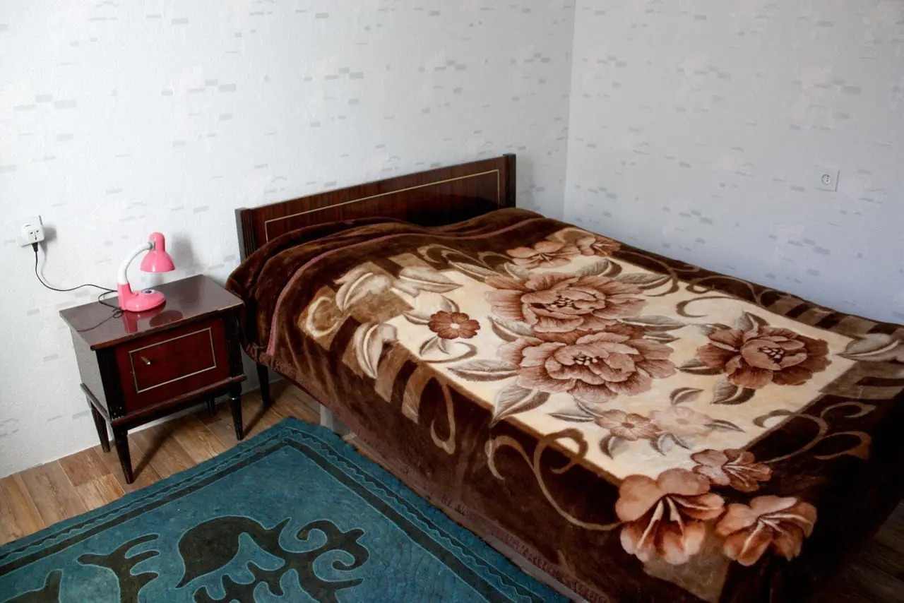 Двухместный номер с питанием в Shyrgak GH — room, Kochkor