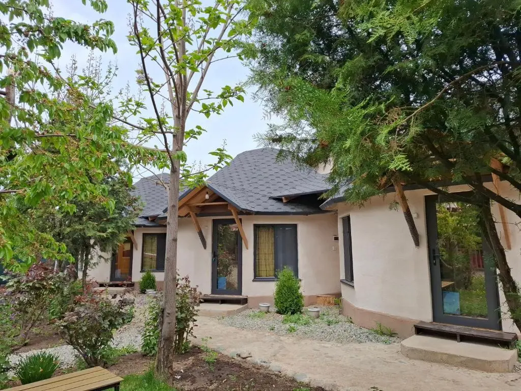 Семейный номер с сан. узлом — room, v. Karakol (d. Ak-Suy )