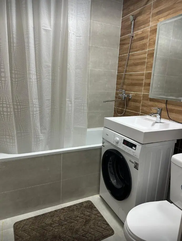 One-bedroom apartment in the 5th microdistrict — apartment, Bishkek