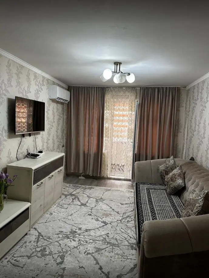 Two-room apartment in the 4th microdistrict — apartment, Bishkek