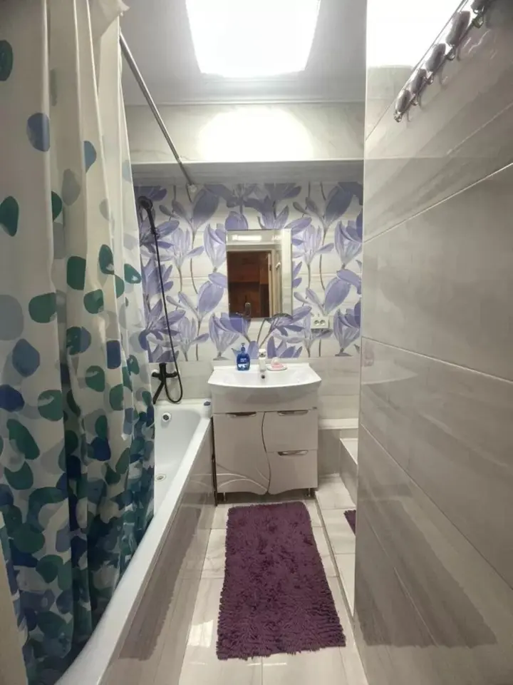 Apartment in YUG-2 — apartment, Bishkek
