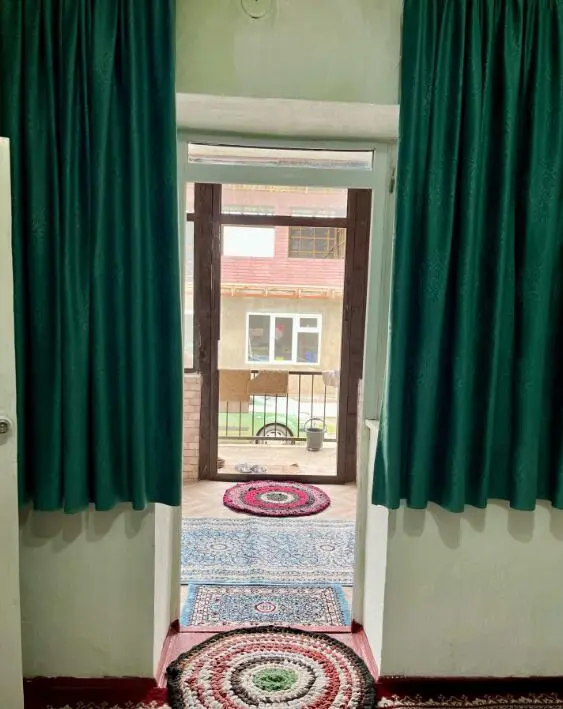 October guest house — конок үйү, Сузак а.