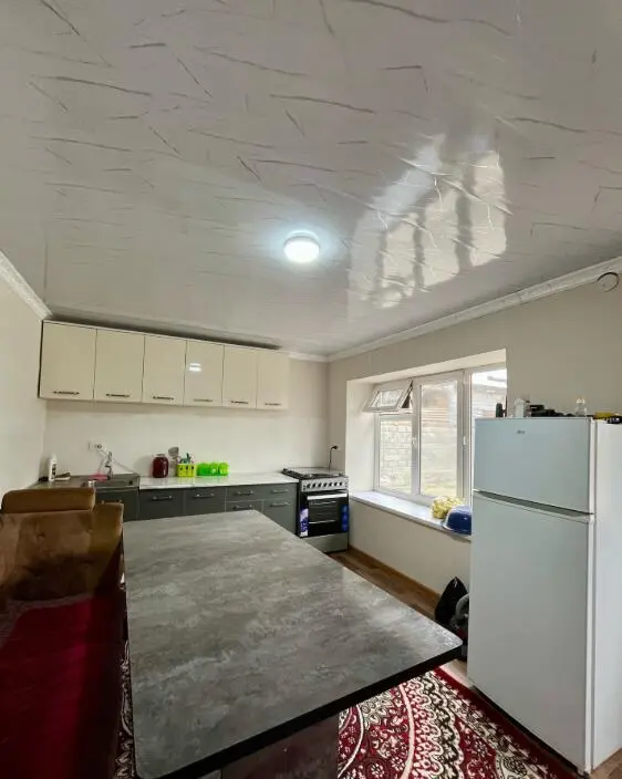 Двухместный номер в October Guest House — room, Suzak