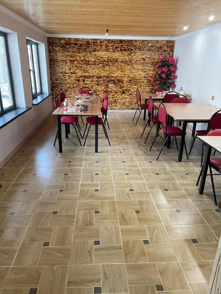 Enilchek Guest House — гостевой дом, с. Ак-Суу (Теплоключенка)