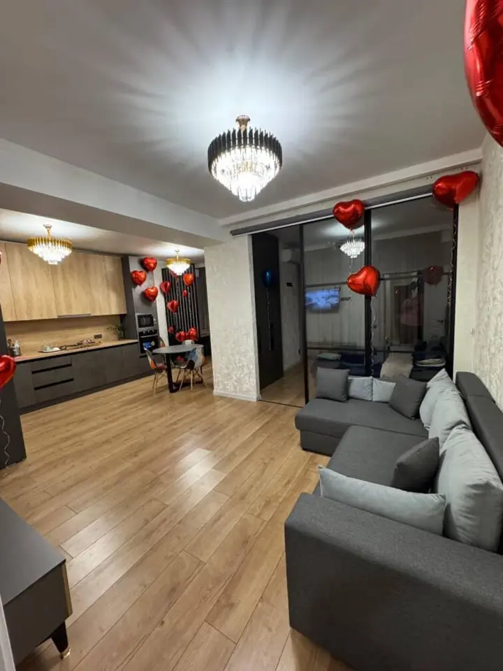 One-room studio in the center — apartment, Bishkek