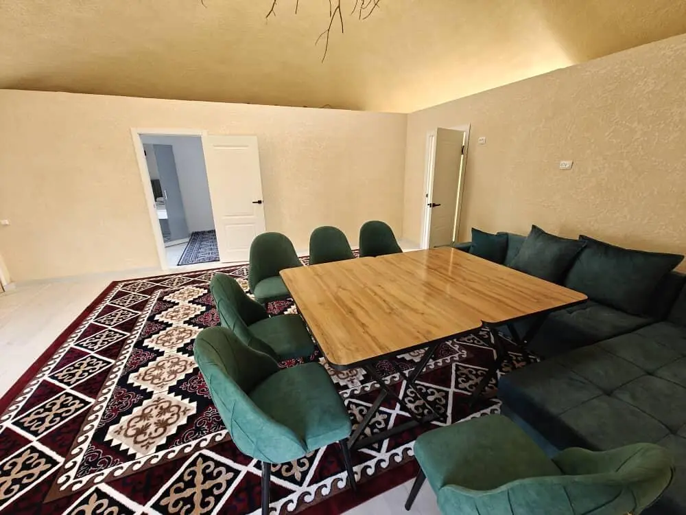 Chynar Guesthouse — hotel, Aral