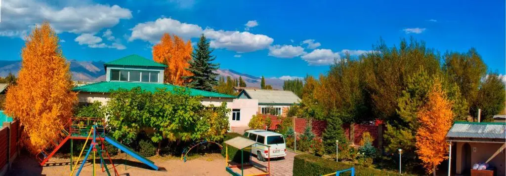 Tian Shan Guesthouse — guest house, Balykchy