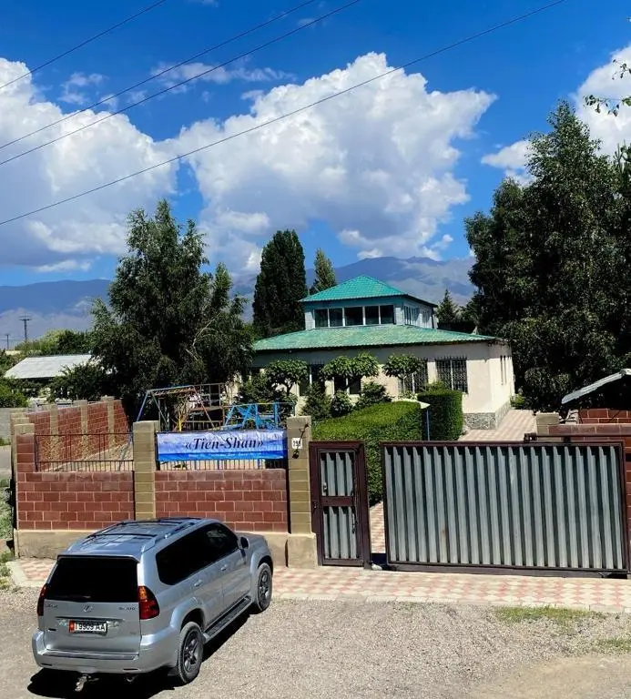 Tian Shan Guesthouse — guest house, Balykchy