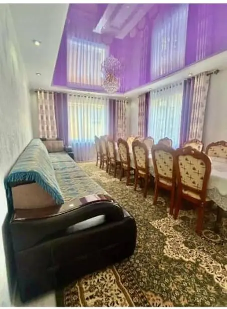 Трехместный номер — номер, Каракол