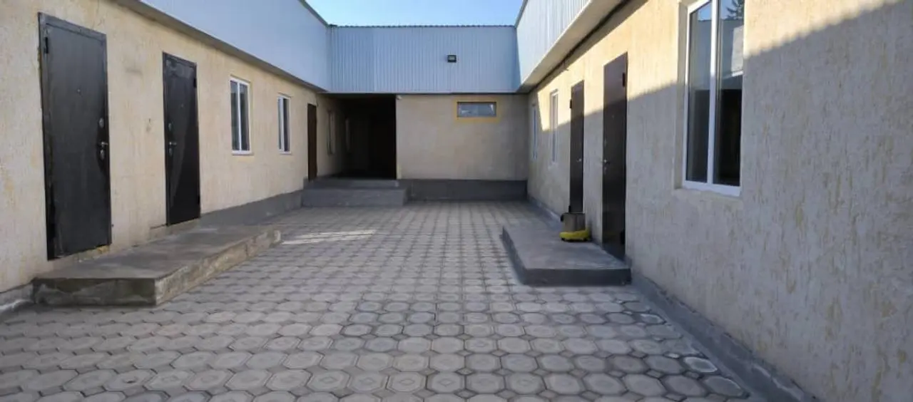 V&I Hotel — hotel, Karakol