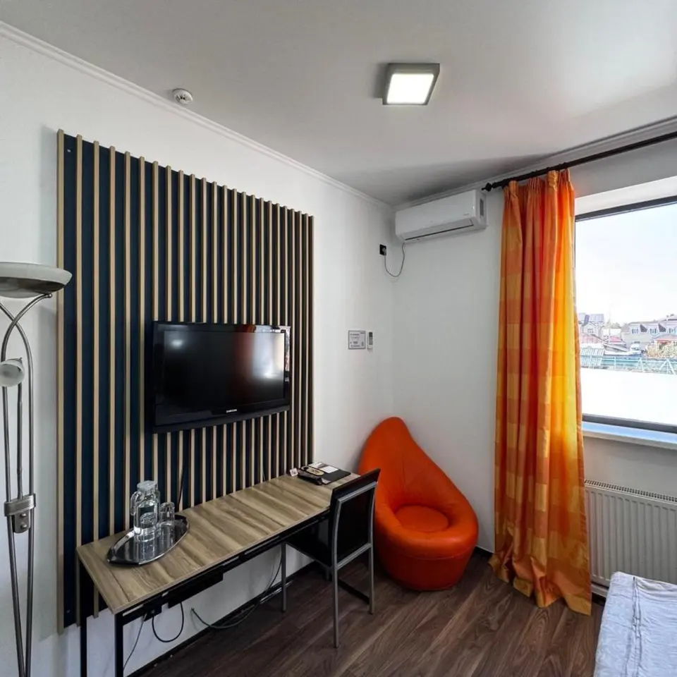 Single Room — room, Karakol