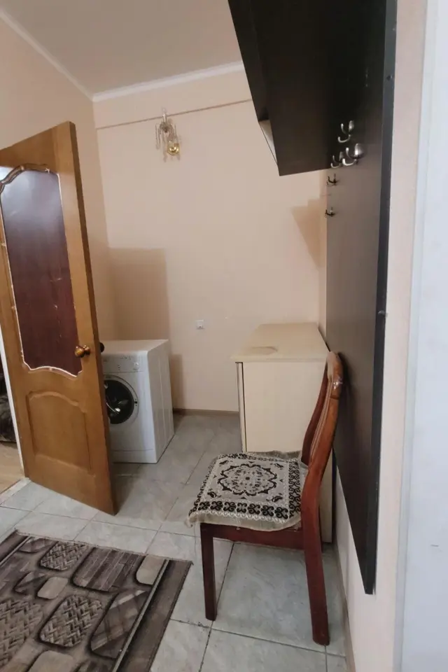 Osh Bazaar Apartment — apartment, Bishkek