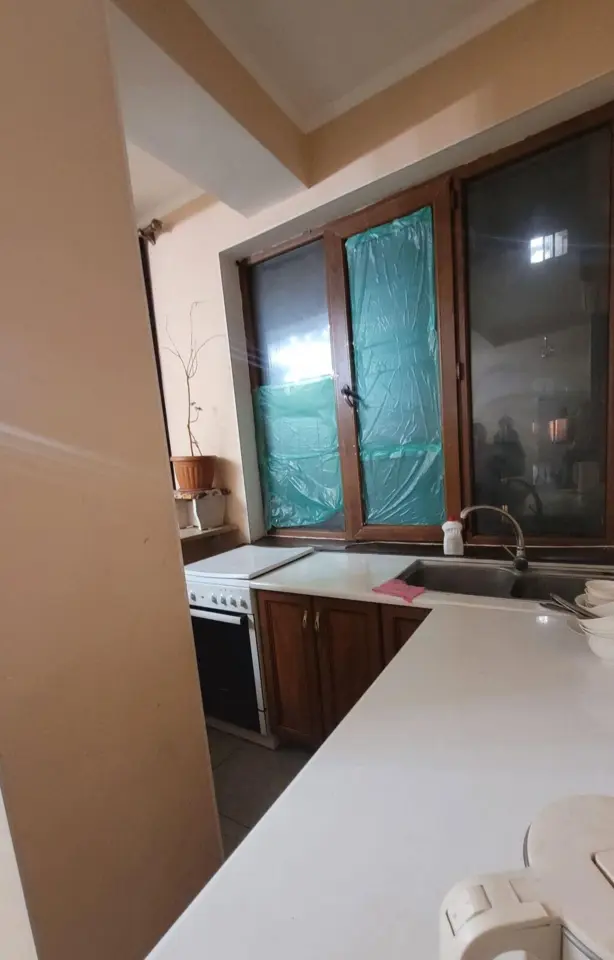 Osh Bazaar Apartment — apartment, Bishkek