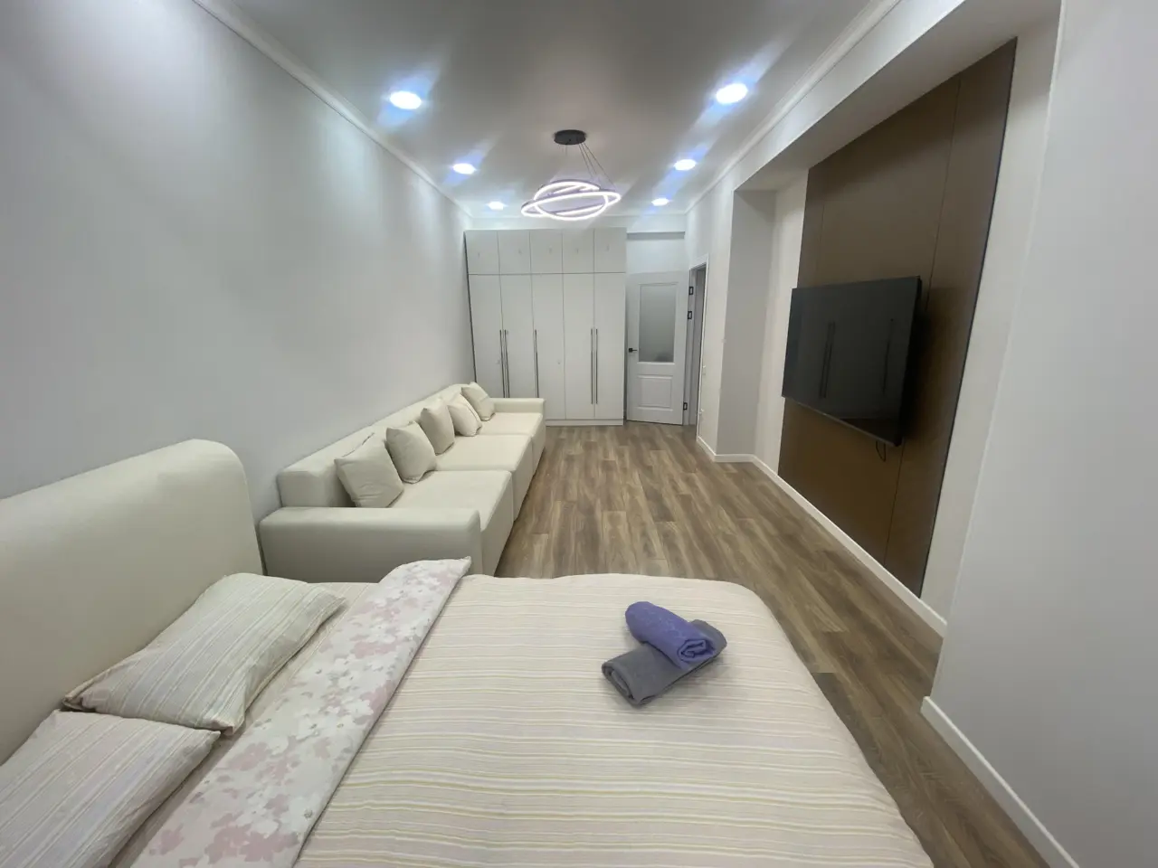 bi 73 — apartment, Bishkek