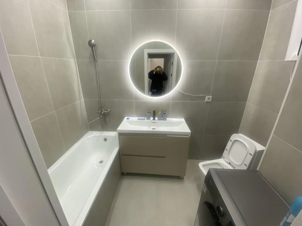 bi 73 — apartment, Bishkek