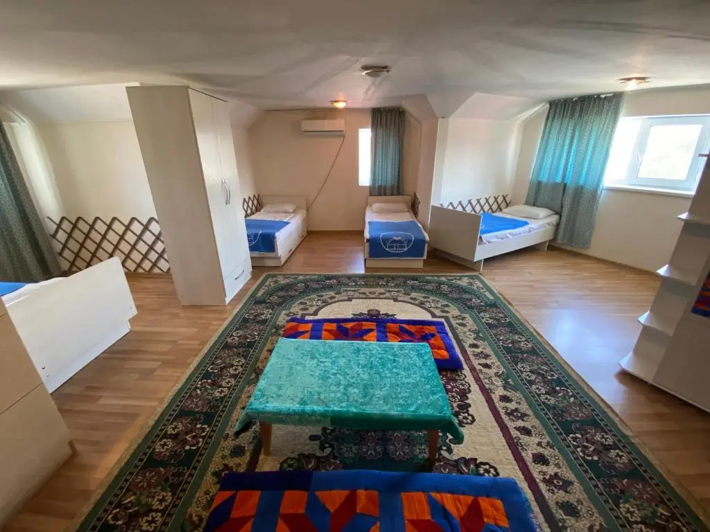 Одно койко-место — bed space, Bishkek