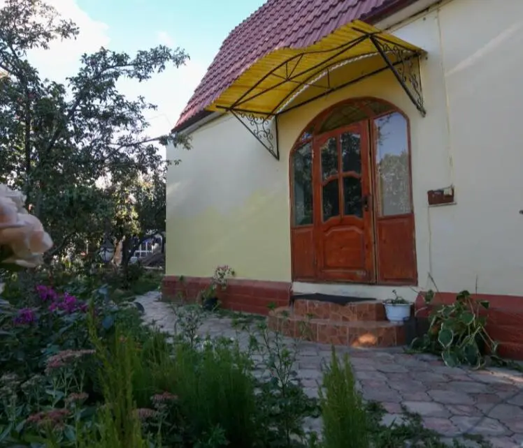 Jamilya’s B&B Guesthouse — guest house, Karakol