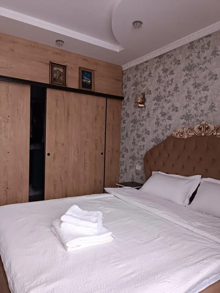 Bayastan Guesthouse — guest house, Karakol