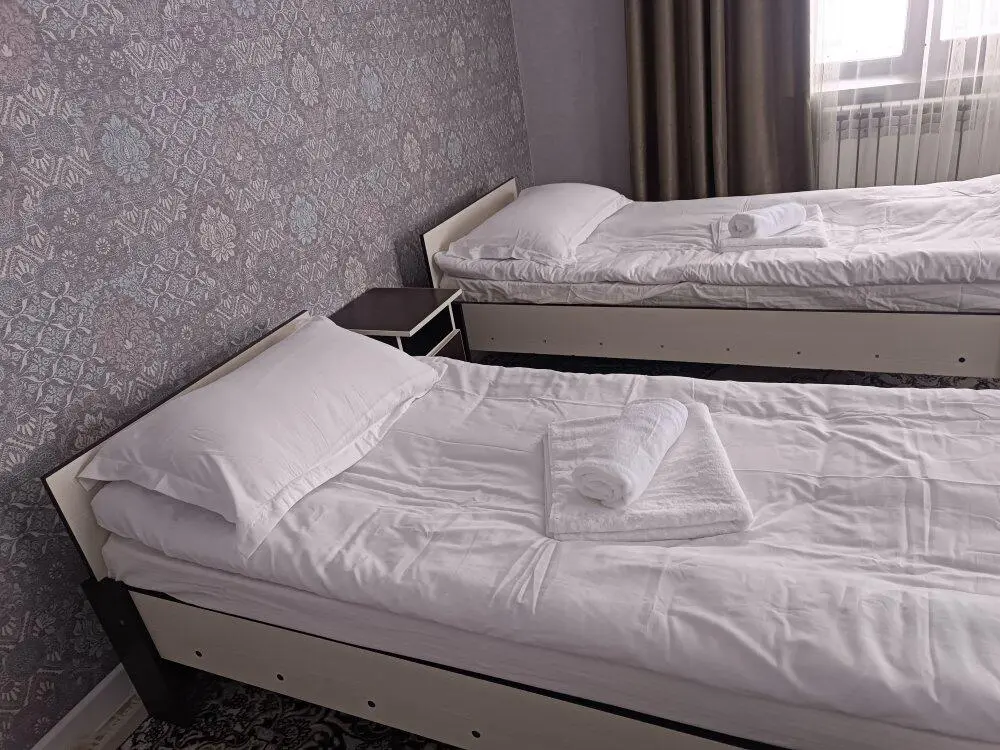 Bayastan Guesthouse — guest house, Karakol