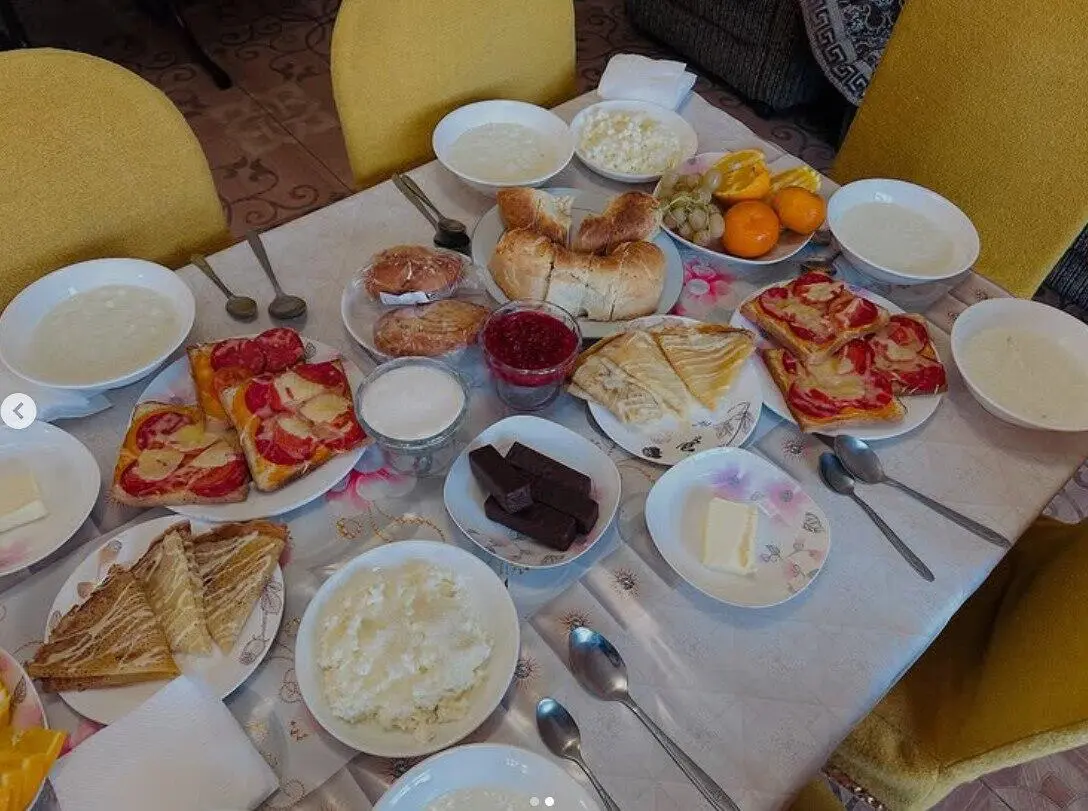 Voyage Guesthouse — guest house, Karakol