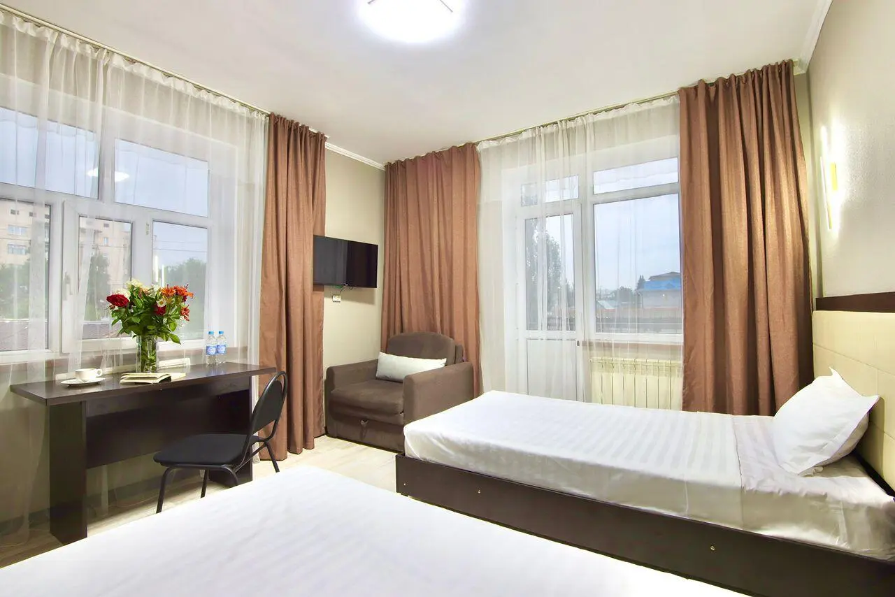 Altamira Hotel — hotel, Karakol