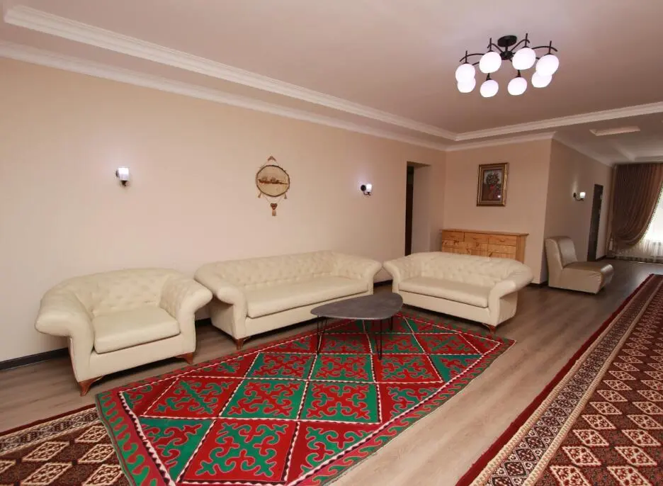 Muras Hotel — hotel, Karakol