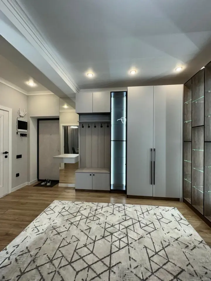 Bi 71 (Night) — apartment, Bishkek