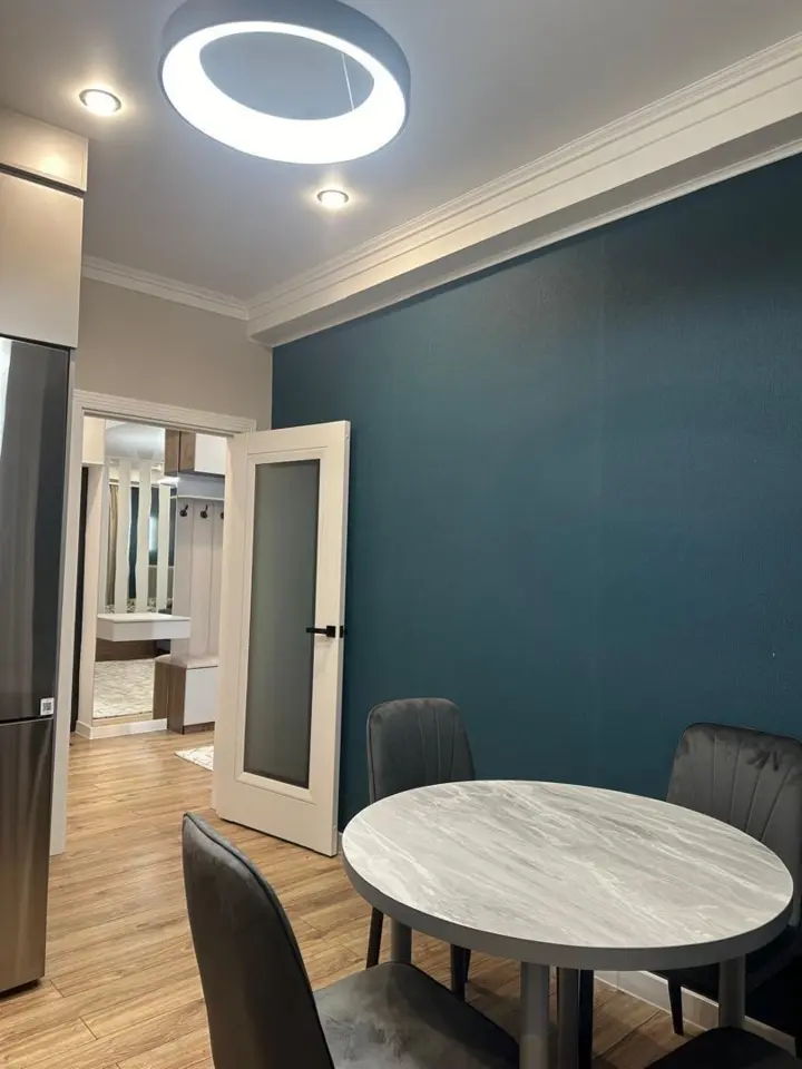 Bi 71 (Night) — apartment, Bishkek