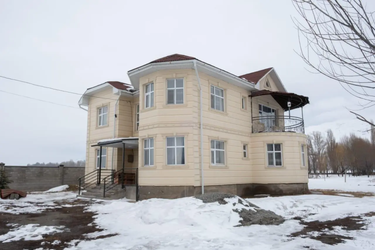 Maman Guesthouse — guest house, v. Maman