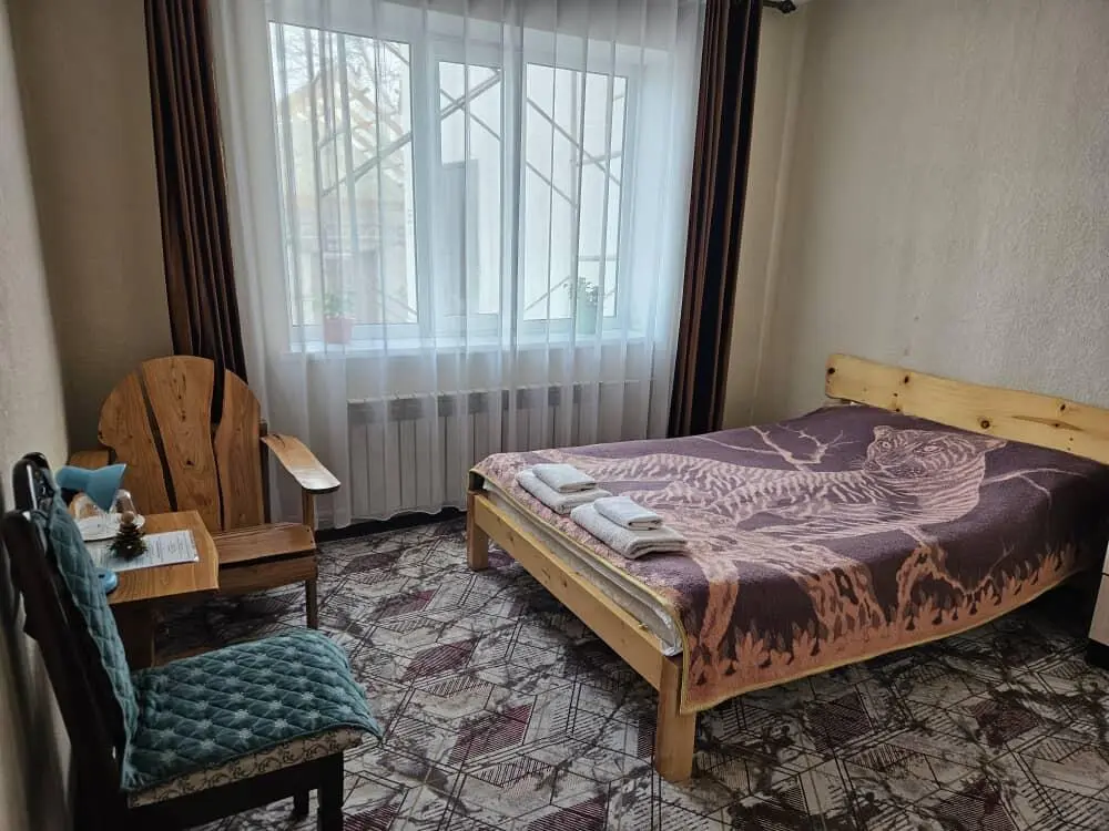 Двухместный номер — Snow Leopard Hostel — номер, Каракол