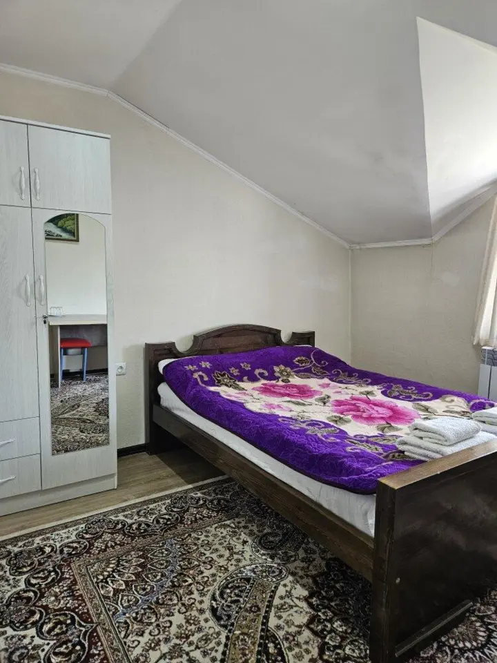 Двухместный номер — Snow Leopard Hostel +завтрак — номер, Каракол