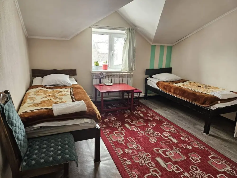 Двухместный Twin номер — Snow Leopard Hostel +завтрак — номер, Каракол