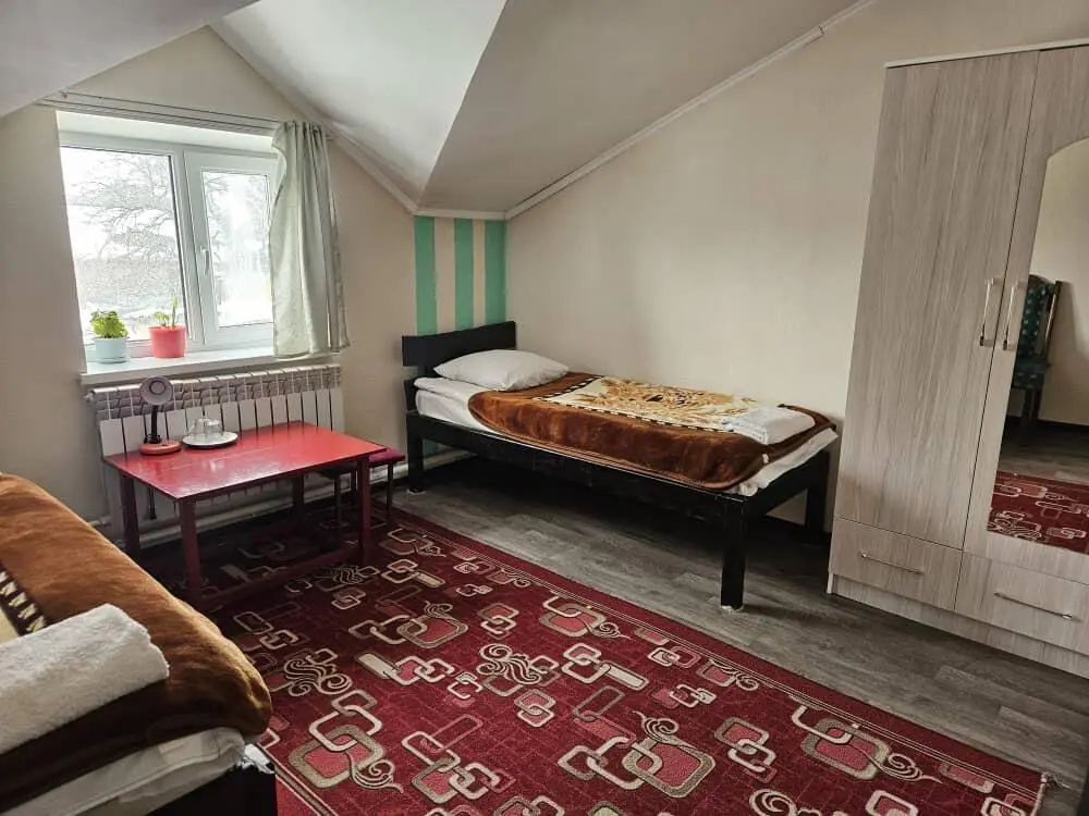 Двухместный Twin номер — Snow Leopard Hostel +завтрак — номер, Каракол
