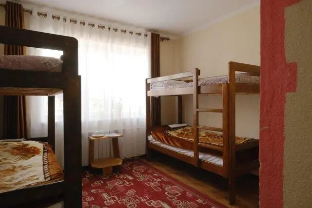 Четырёхместный номер — Snow Leopard Hostel — номер, Каракол