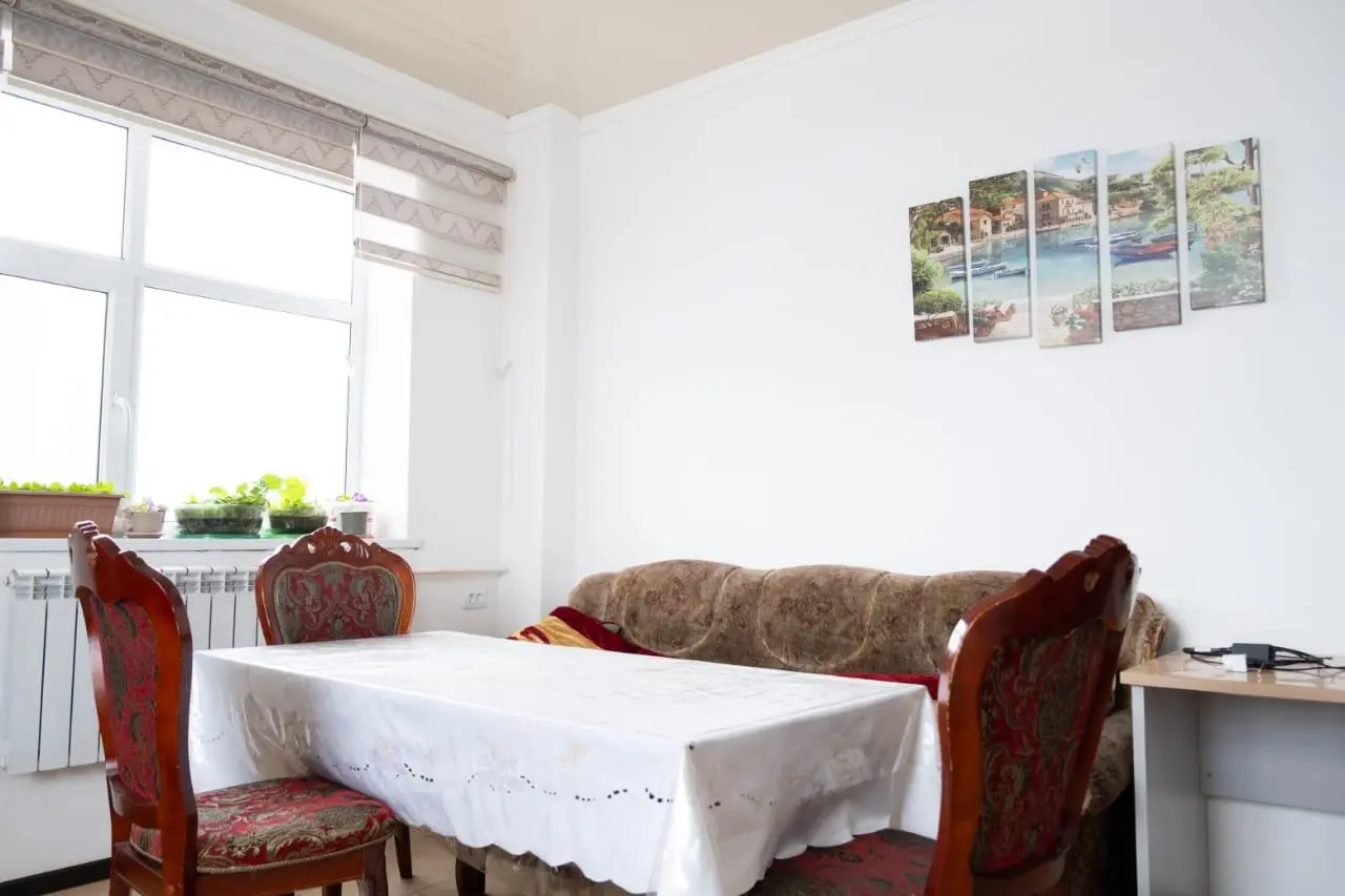 Double Room — room, v. Maman