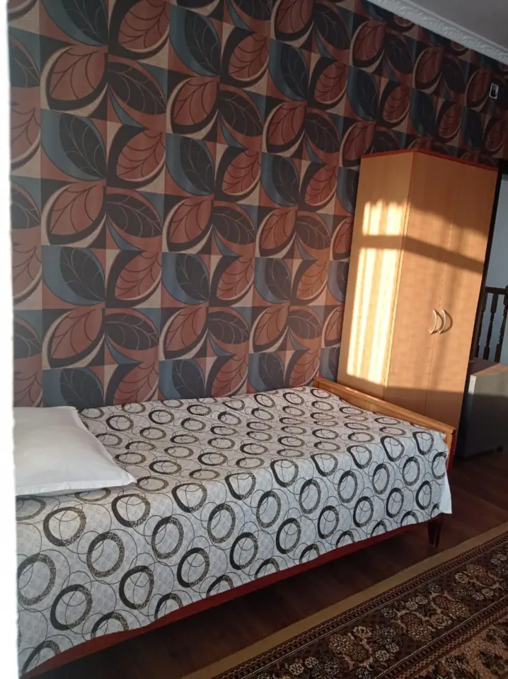 Twin Room — room, v. Maman