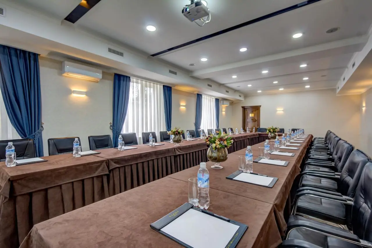 Rixon Hotel — hotel, Bishkek