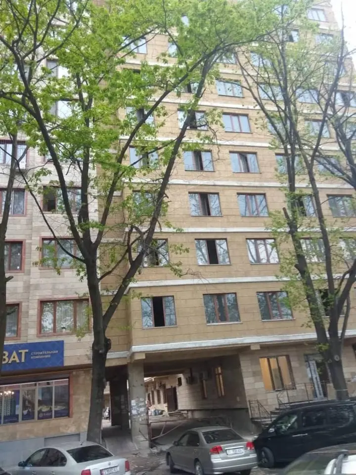 Bokonbaeva\Logvinenko Apartment — apartment, Bishkek