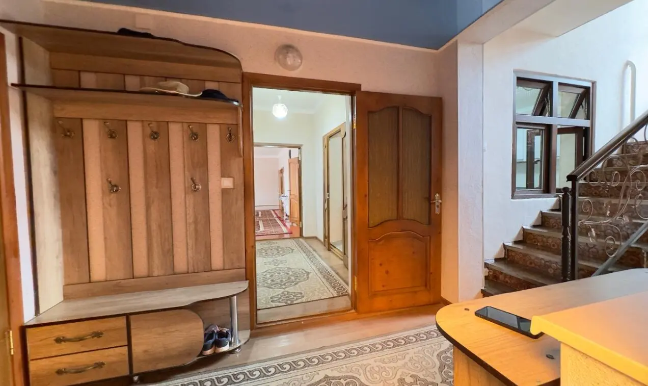 Hiker's B&B Karakol — guest house, Karakol