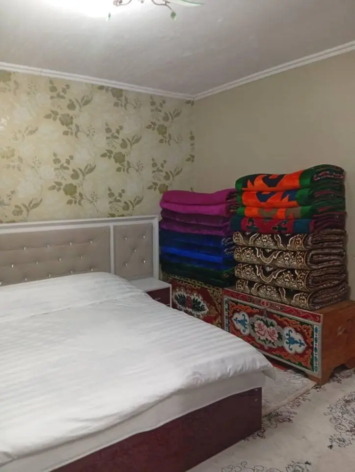 Guesthouse — guest house, Karakol