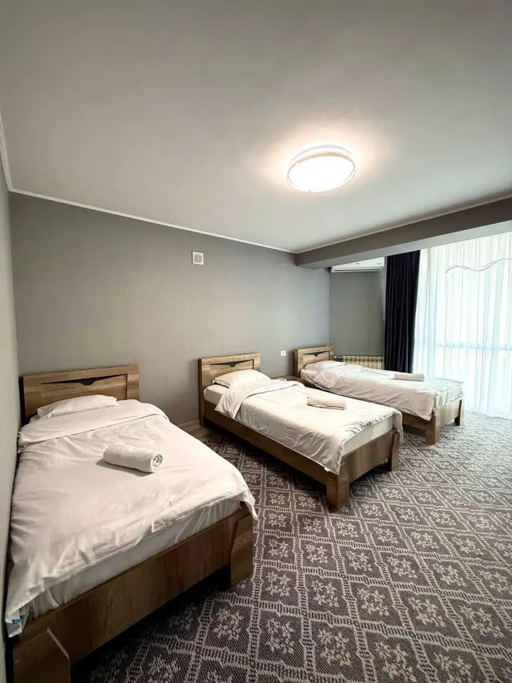 Трехместный стандартный номер — room, Osh