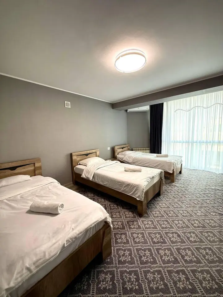 Трехместный стандартный номер — room, Osh
