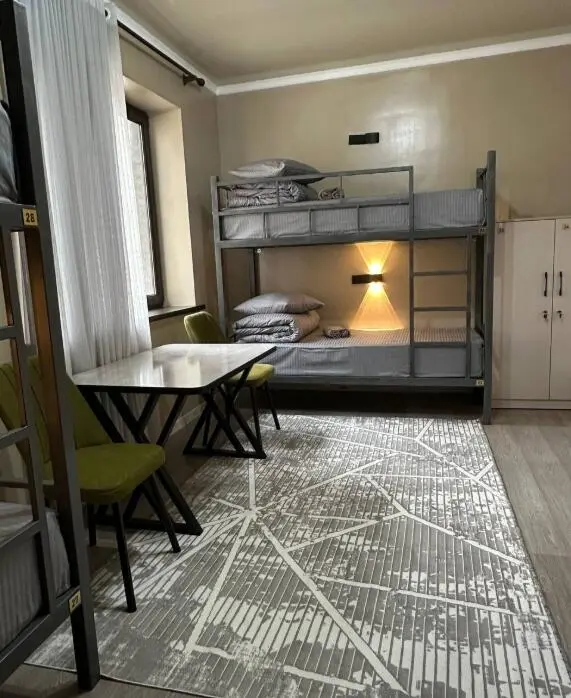 Четырехместный номер — room, Osh
