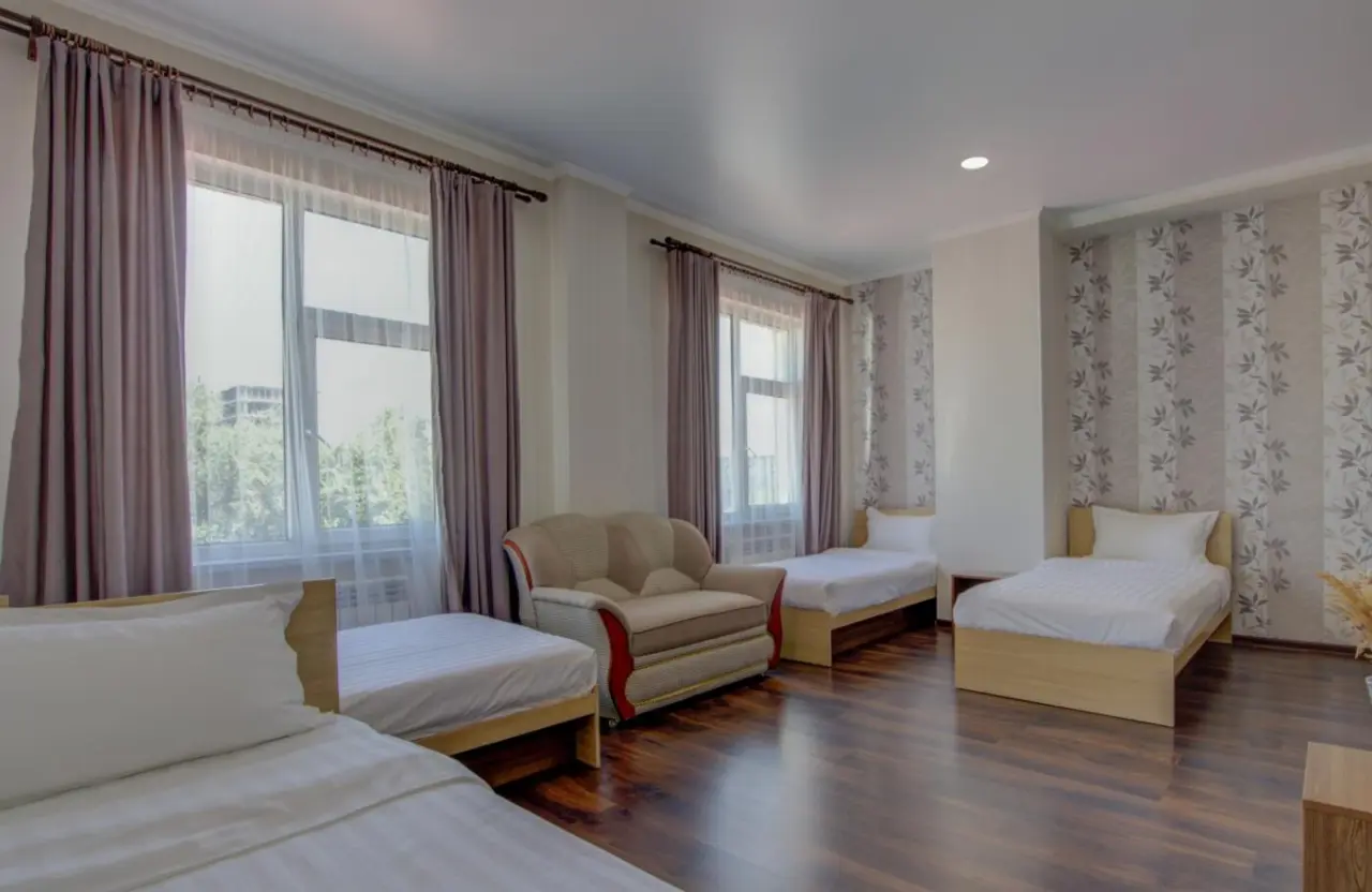 Shah Palace Hotel — hotel, Bishkek
