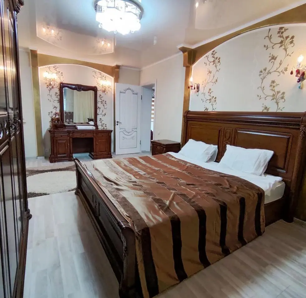 Family Room — room, Karakol