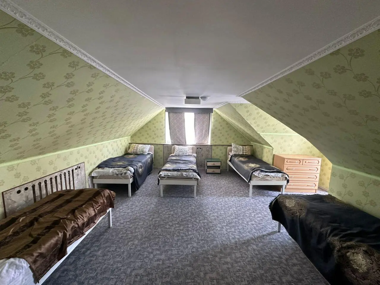 Five-person room — room, Karakol