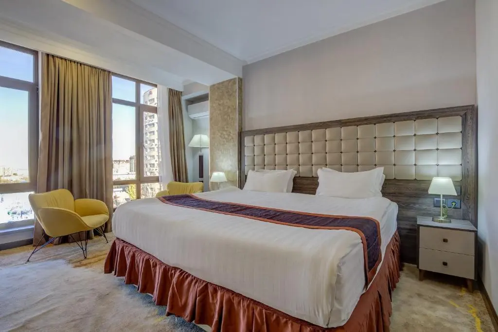 Single with Balcony — room, Bishkek