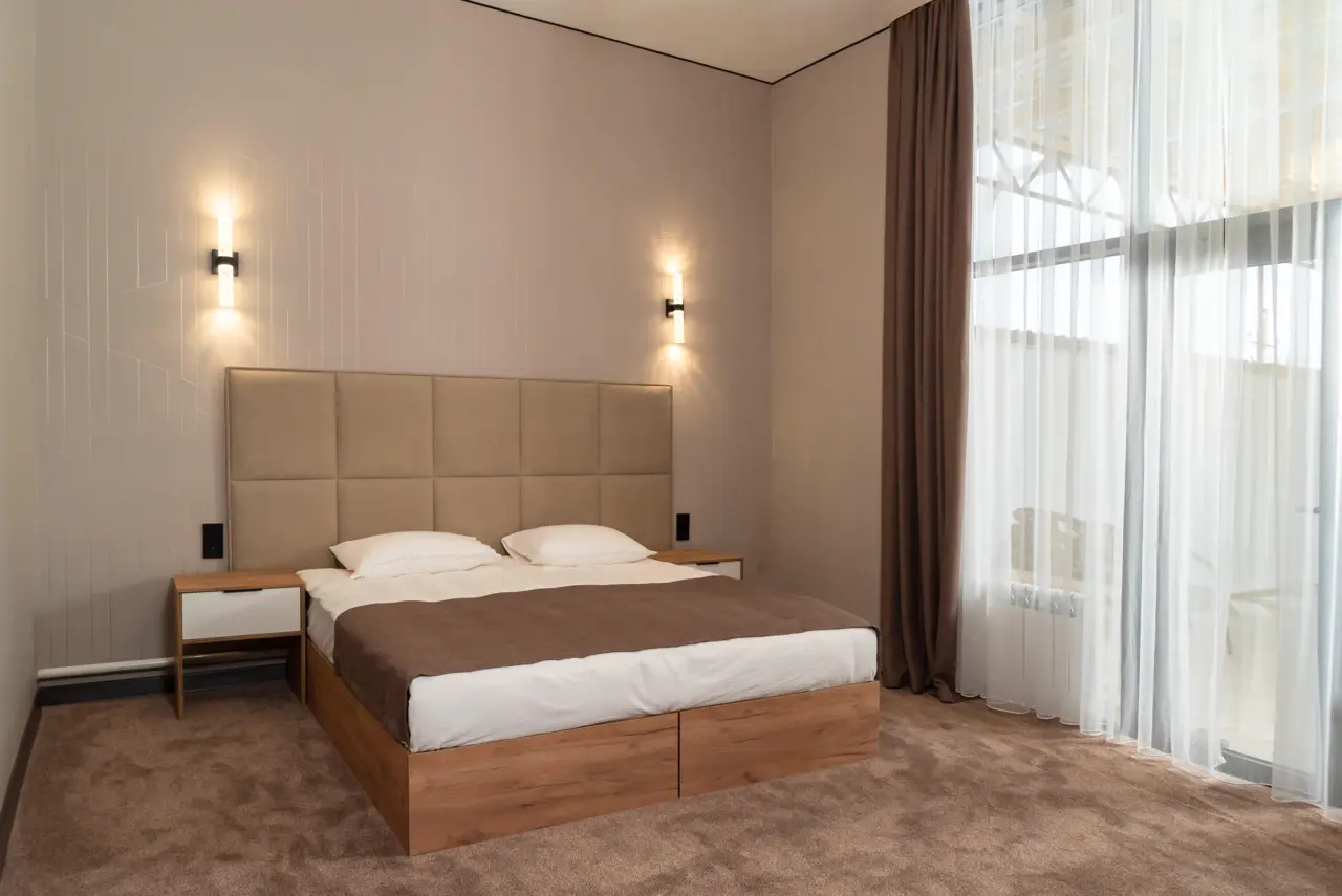 Deluxe Studio with balcony — room, Karakol