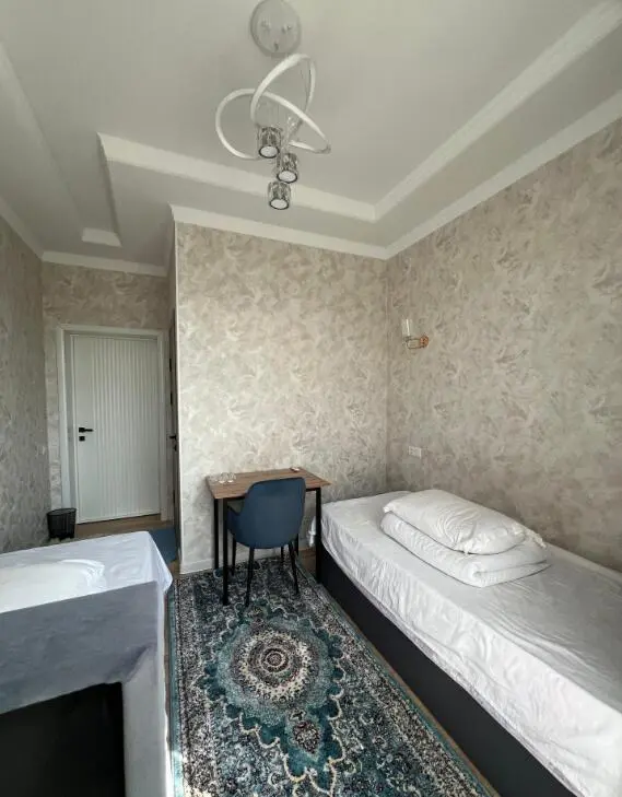 Трехместный номер — room, Kazarman