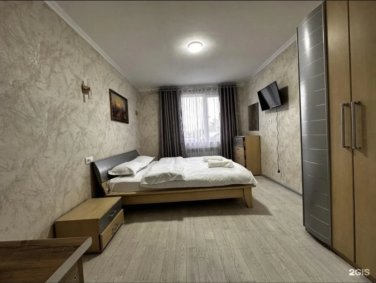 Quiet Castle on Aralskaya Street — hotel, Bishkek